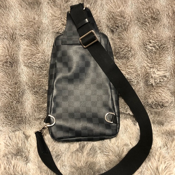 LOUIS VUITTON AVENUE SLINGBAG 10/10 CONDITION - Picture 5 of 10